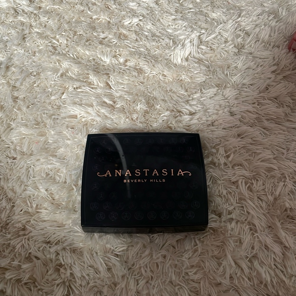 Anastasia Beverly hills blush trio